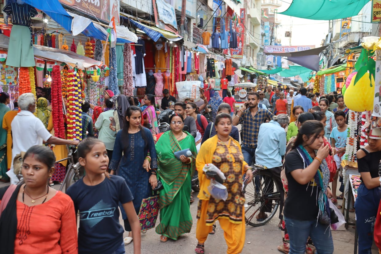 Banda: The city celebrates the birth anniversary of Laddu Gopal, preparations went on throughout the day for the tableaux of Kanha