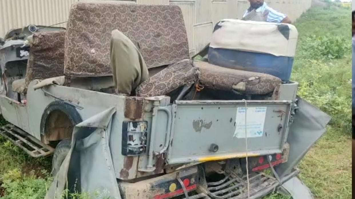 Accident in Churu three died due to speedy jeep collided with bridge