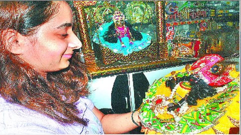 kolkata and surat dress in market on Janmashtami 2022