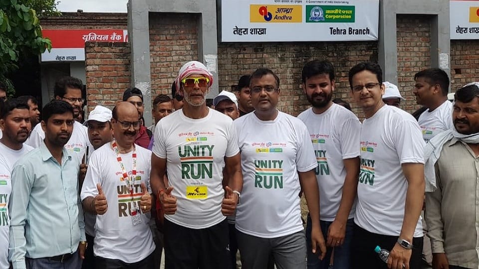 Milind Soman Tiranga Yatra Independence Day reached in agra