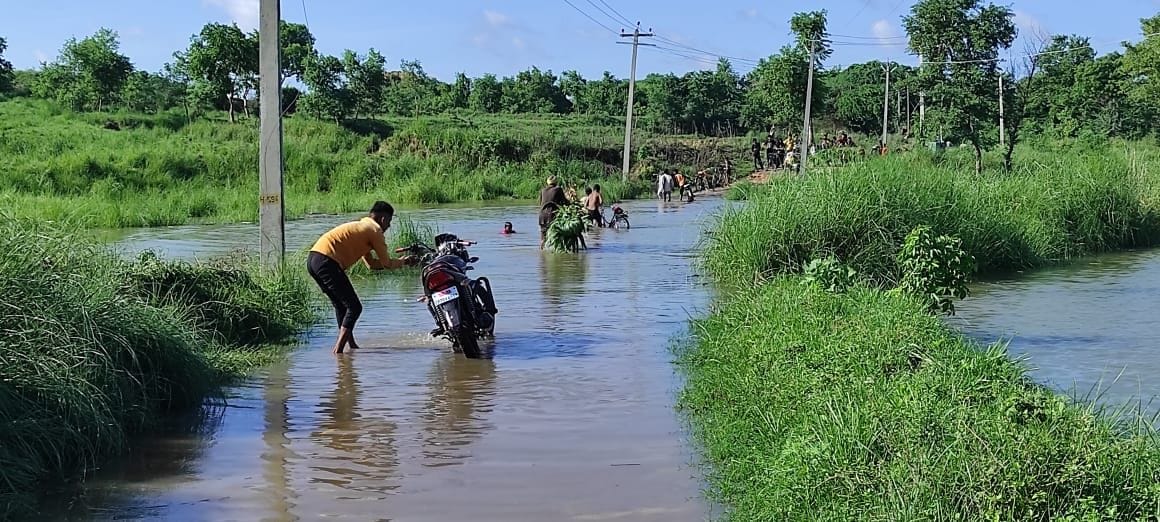 Yamuna water reached three villages due to rise in water level