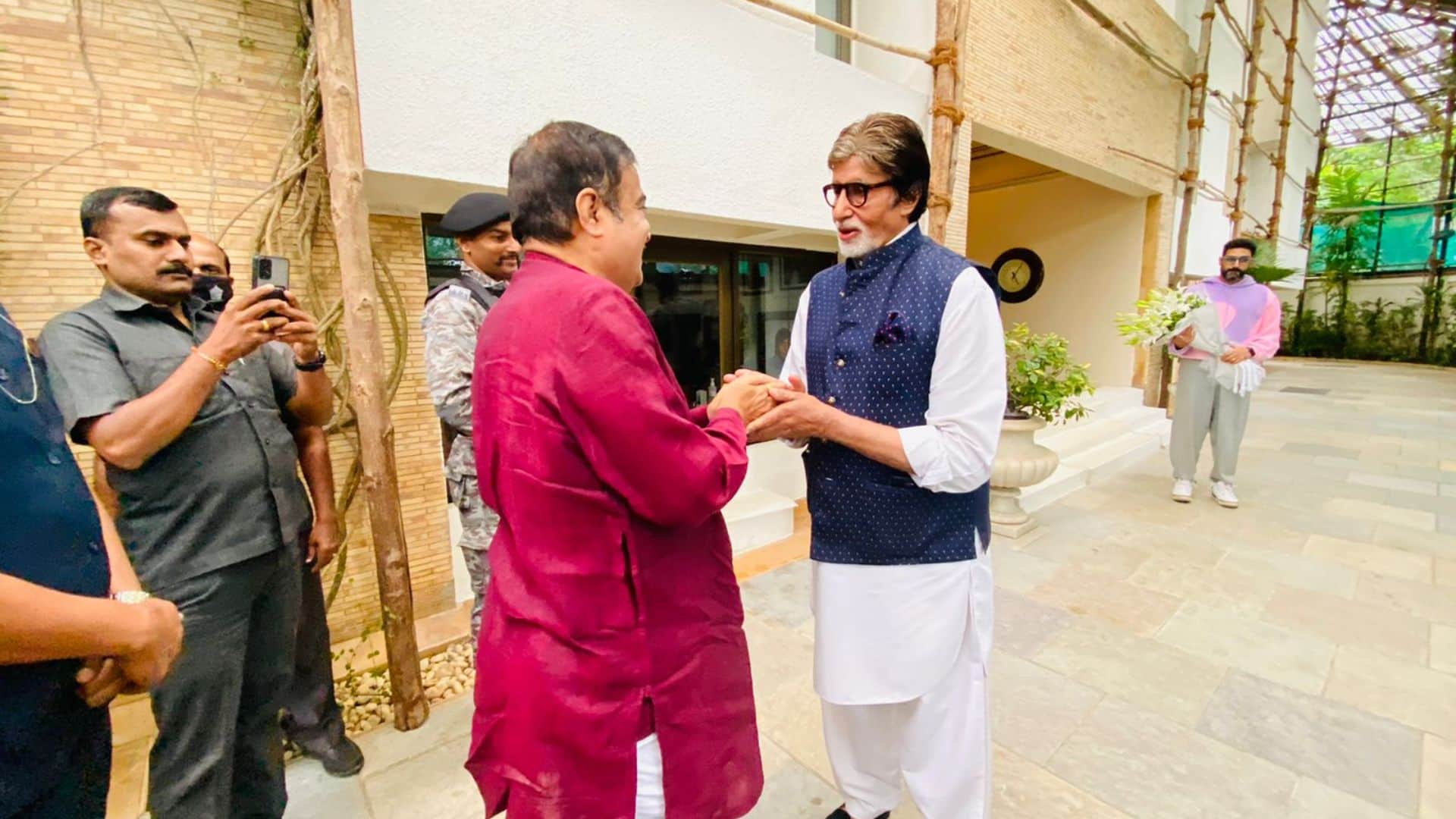 amitabh bachchan abhishek bachchan meet union minister nitin gadkari to support national road safety mission
