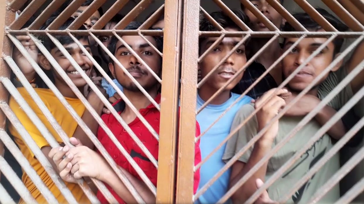 Navodaya school students locked themselves in hostel demand to call azamgarh DM