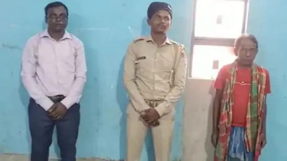 Fake Police Station Banka in Guest House, Fake Policemen Working