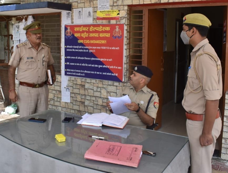 The miscreants snatched the bike at a distance of 100 meters from the Kotwali