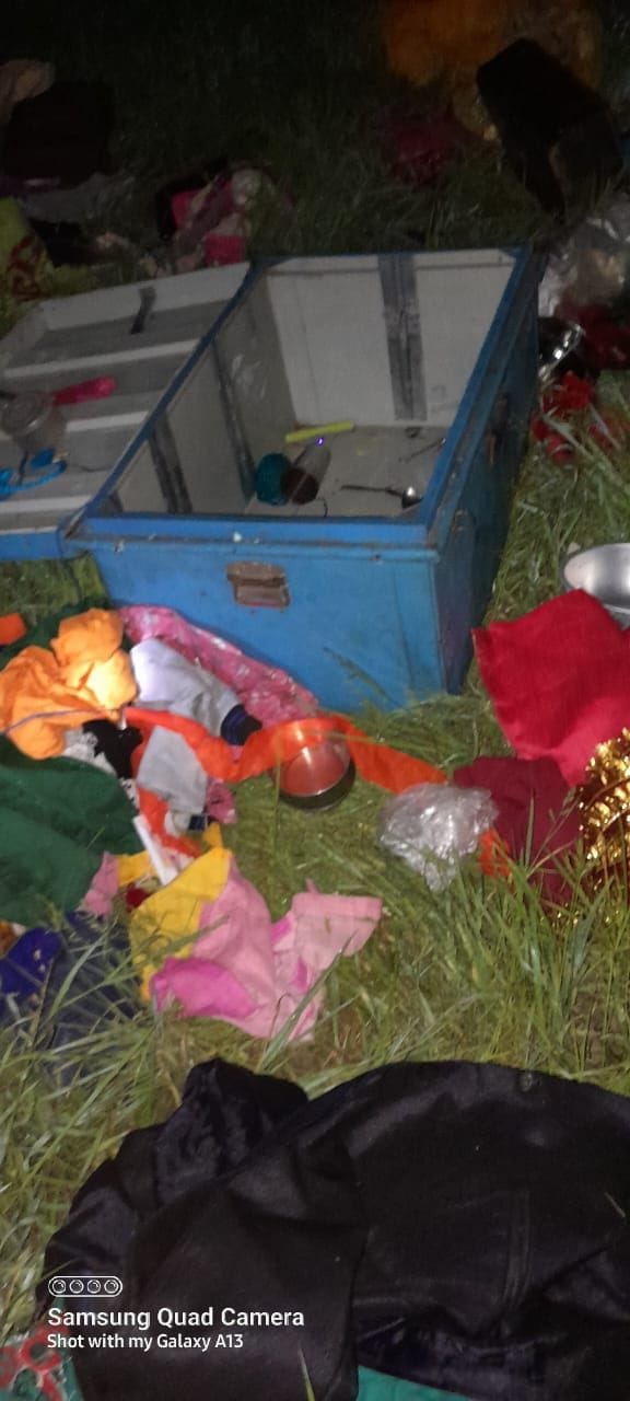 caught during distributing theft items