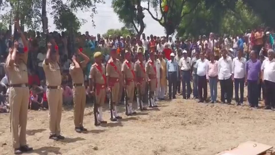 Itbp Constable Amit Kumar Dies In Pahalgam Bus Accident