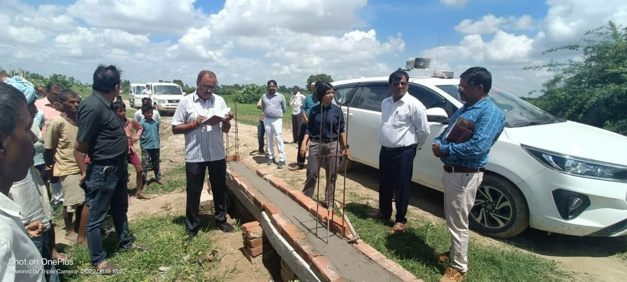 Hardoi, Adverse entry to BDO and VDO on getting construction work closed