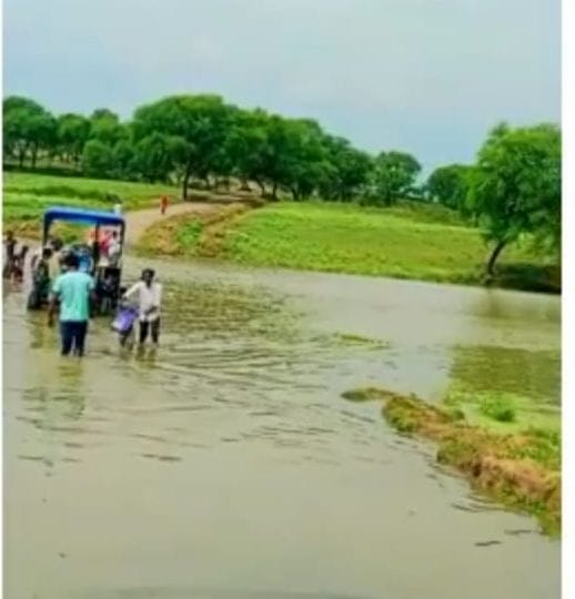 chitrakoot: Yamuna river overflowing even in Chitrakoot, water filled in contact roads