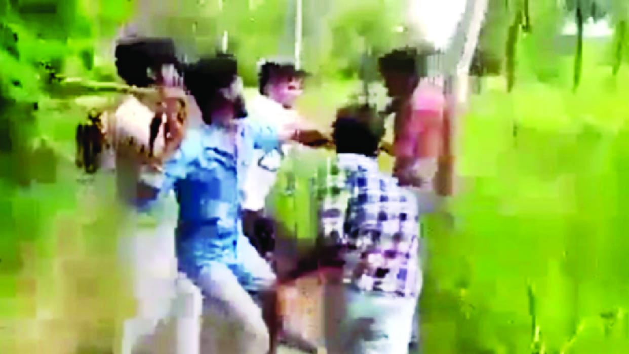 A student got beaten in Mankapur Gonda.