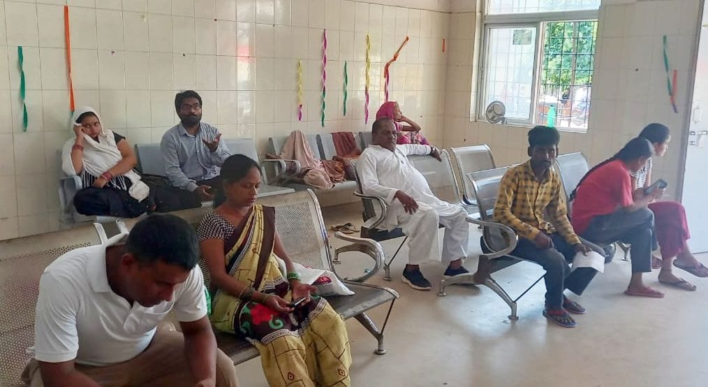 Unnao: Server affected in district hospital for second day