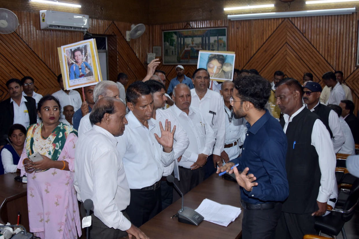 SC people boil over Jalore incident, memorandum submitted to DM