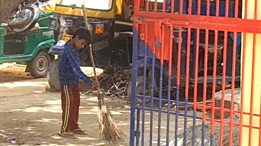Video of a minor sweeping the police station in Farrukhabad went viral