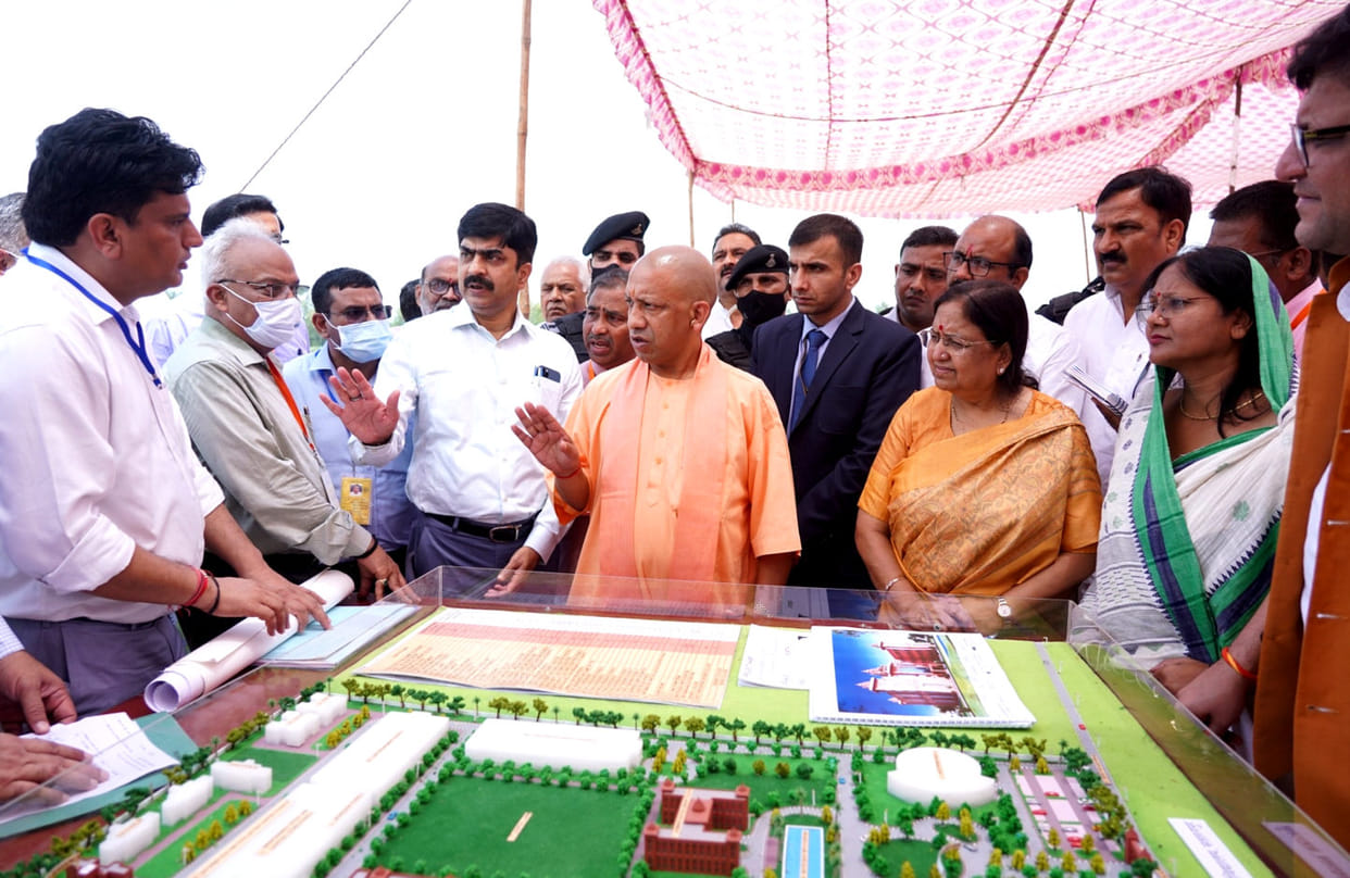 Chief Minister inquired about the condition of patients in the medical college