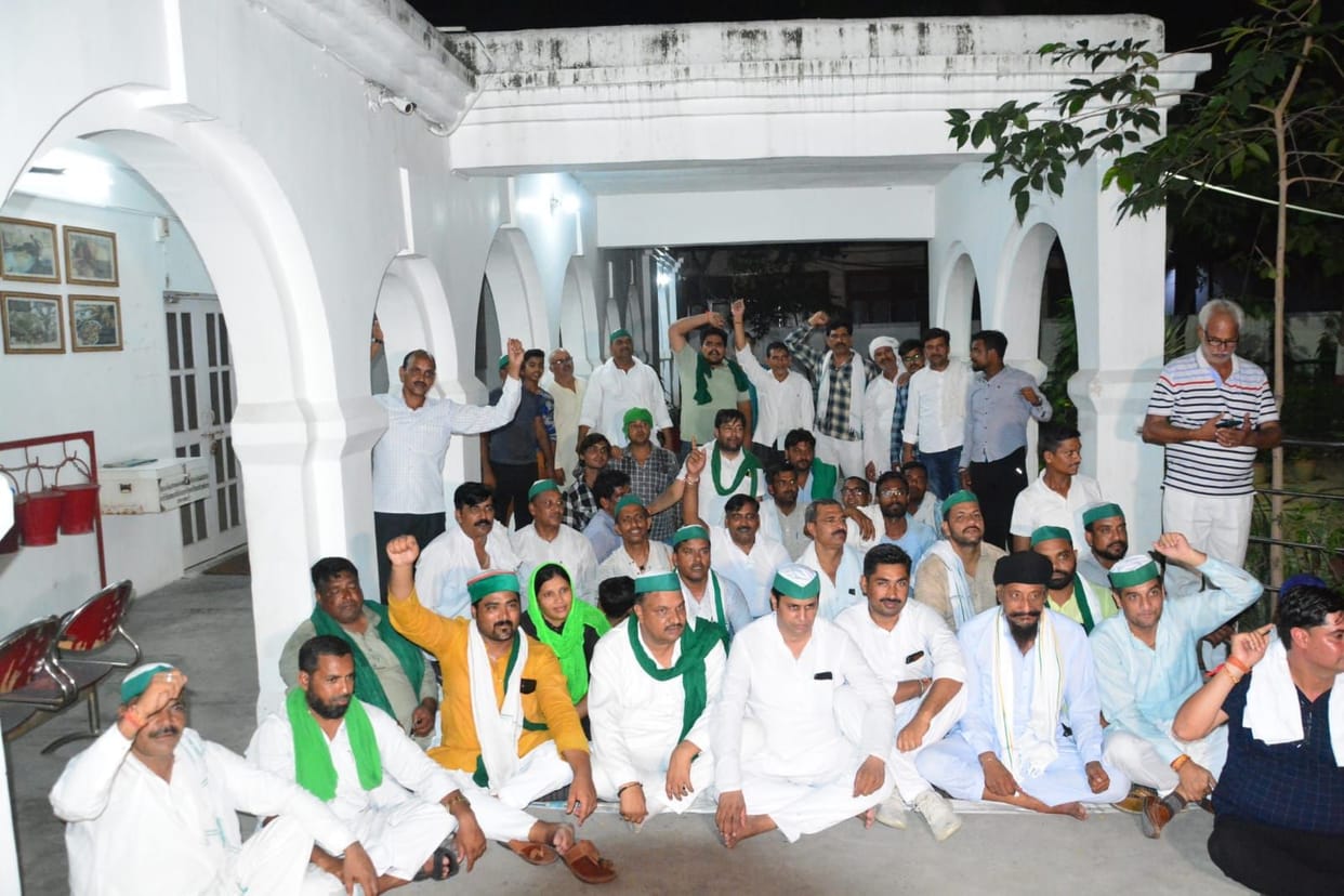 BKU workers sitting on dharna in the Collectorate for the arrest of Teni