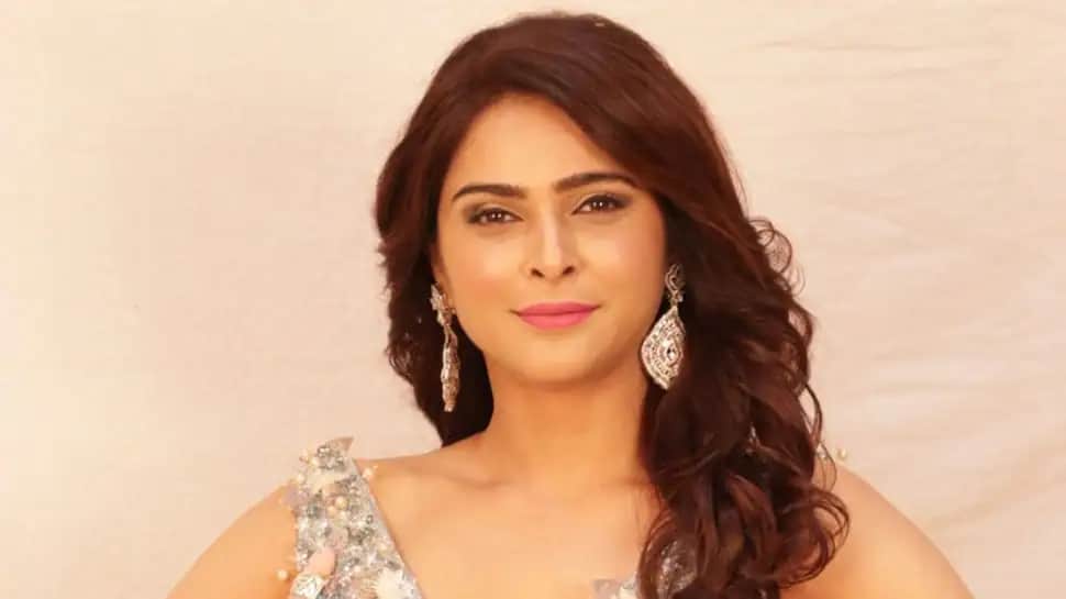 Madhurima Tuli Birthday Know untold facts about Actress