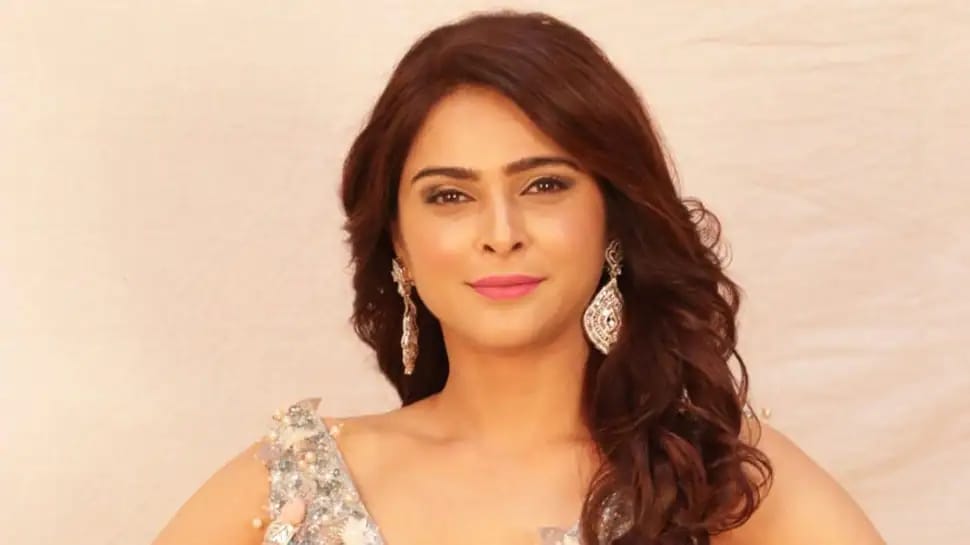 Madhurima Tuli Birthday Know untold facts about Actress