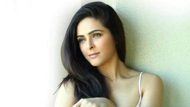 Madhurima Tuli Birthday Know untold facts about Actress