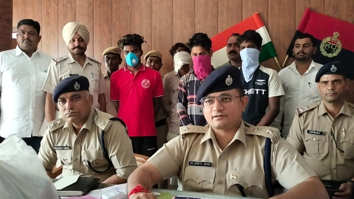 Four accused arrested in case of robbery from employee of private company in Sirsa