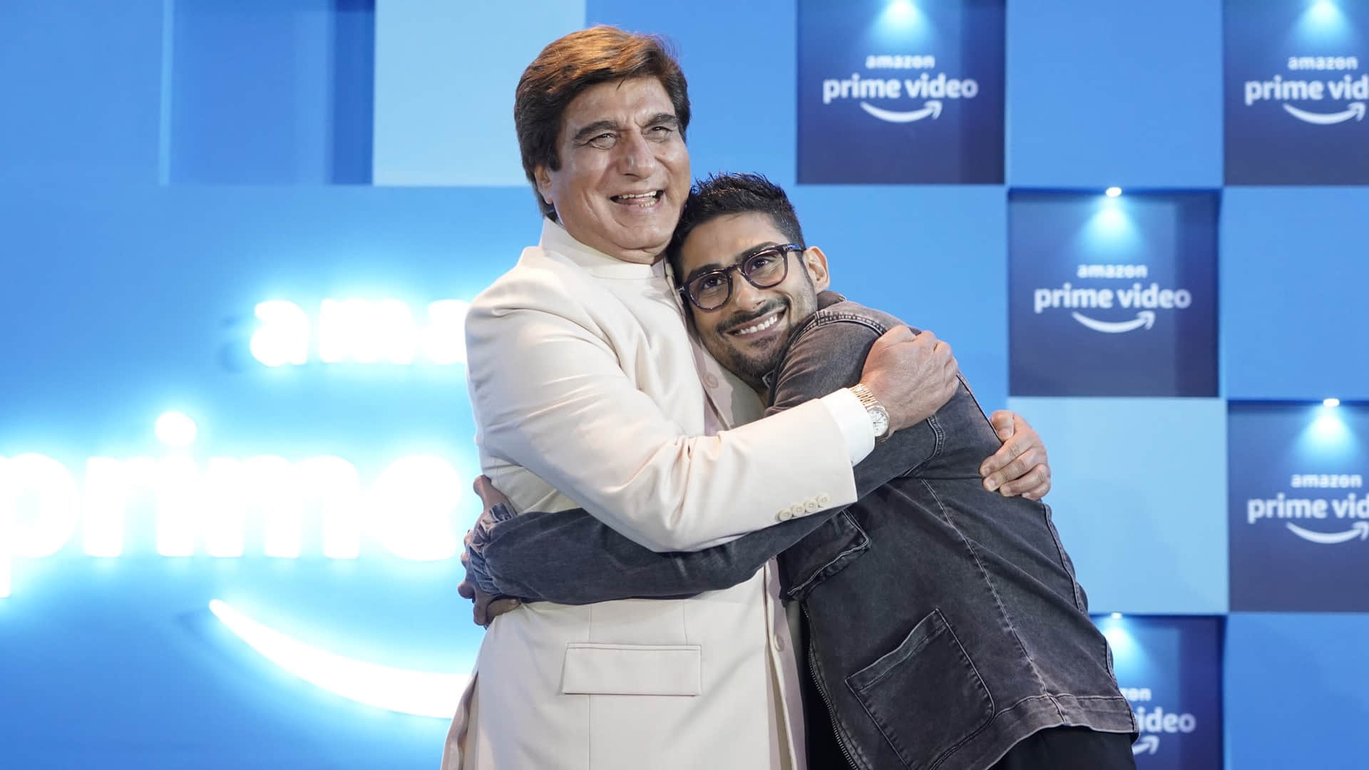 Prateik Babbar Punjabi Film Industry debut with Simi Chahal in Tere Bajjon music video, sung by Shreya Ghoshal