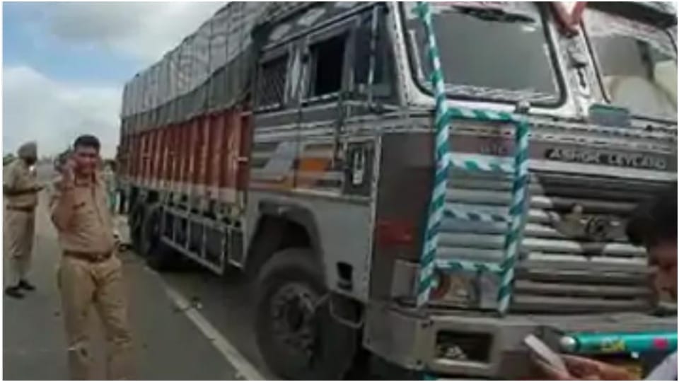Truck And Car Collision In Ajmer Four Including Husband Wife And Son Died Rajasthan