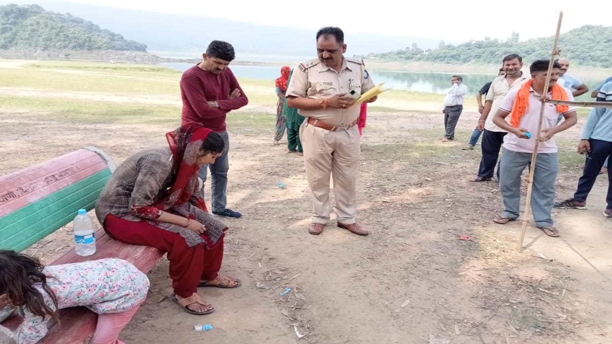 Woman fell in Gobind Sagar lake due to slipping, her life was saved like this