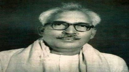 Acharya Hazari Prasad Dwivedi was the founder of the tradition of resistance