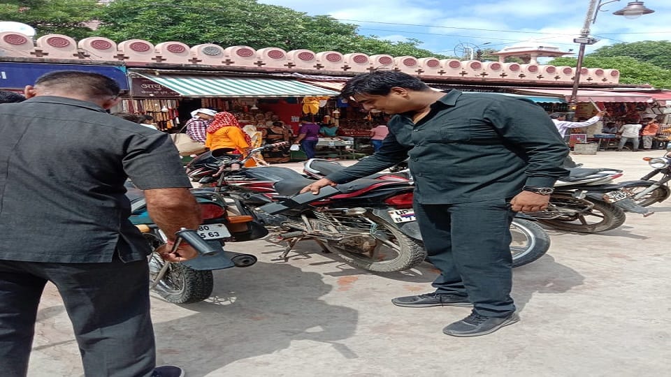 Krishna Janmashtami 2022 Security On High Alert In Mathura And Vrindavan BDS and dog squad alert