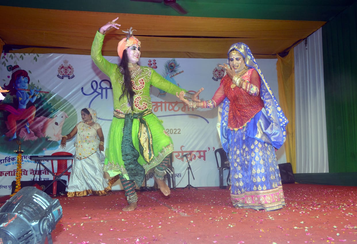 Aligarh: Krishna Kanhai is born, look at Gokul, congratulations...