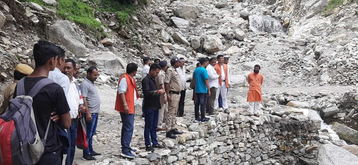 MLA Inspects Pindari Road