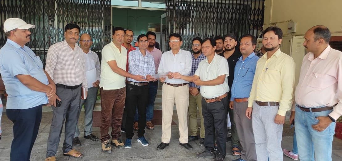 JE Protest Over Downgrade Salary