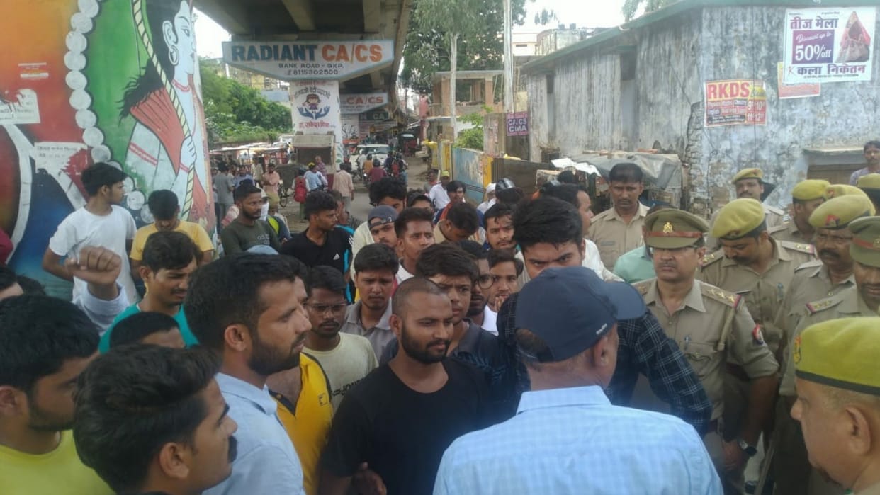 Ruckus over vacating NC hostel DDU students protest in Gorakhpur