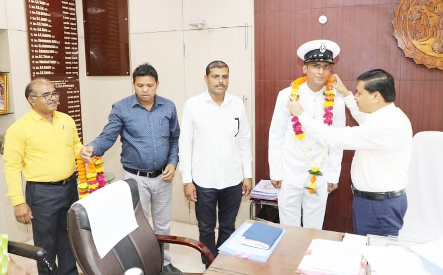 Selection of youth of Shajapur in Navy with the help of covid Child Welfare Scheme