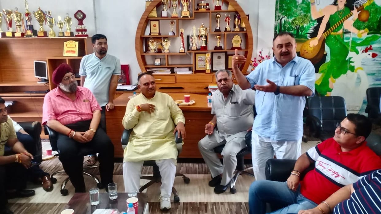 Government will provide better facilities to entrepreneurs for investment: Rajiv Jain