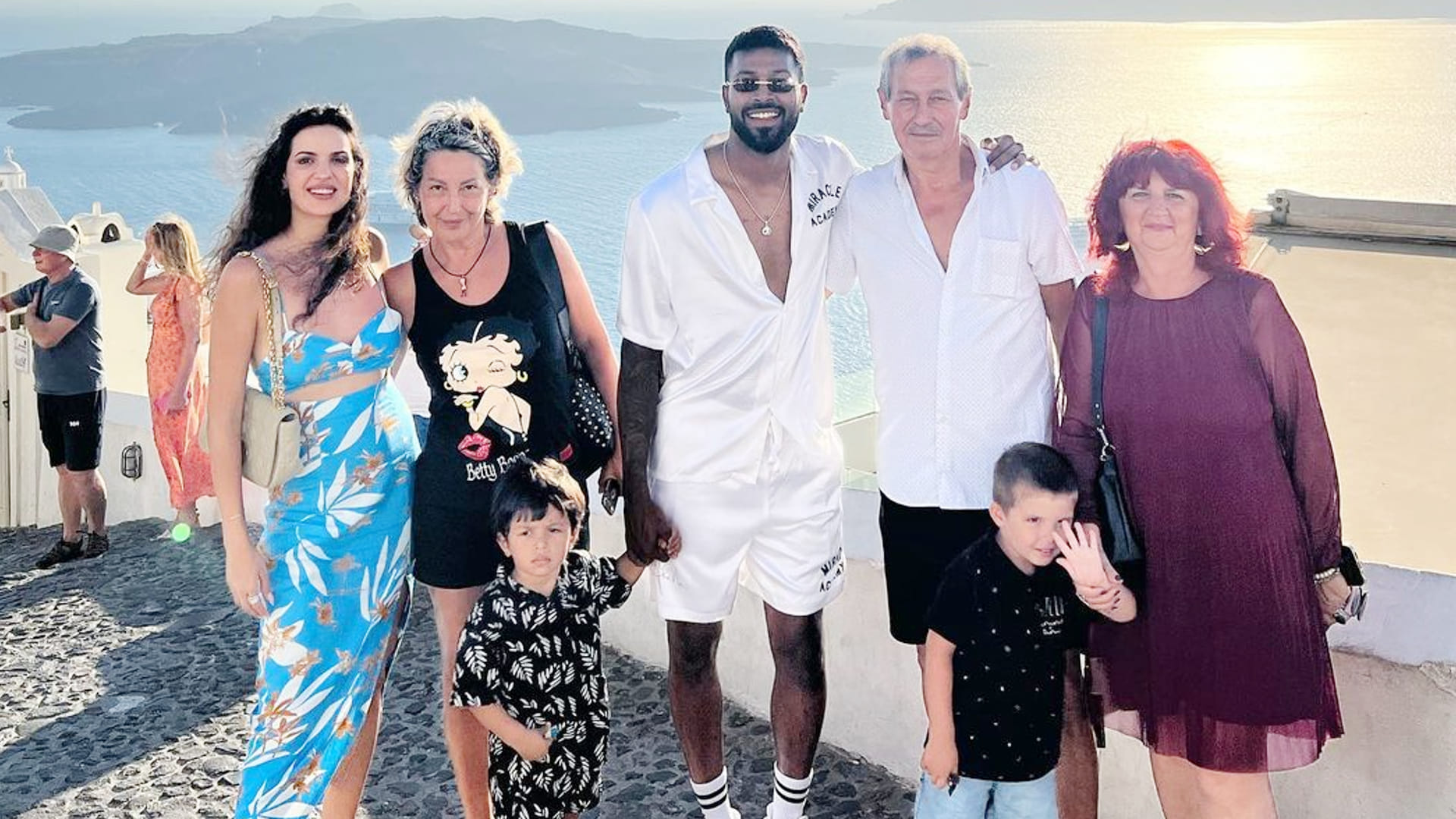 Hardik Pandya returned after vacation in Greece; wife Natasa Stankovic shared photos, see 10 photos