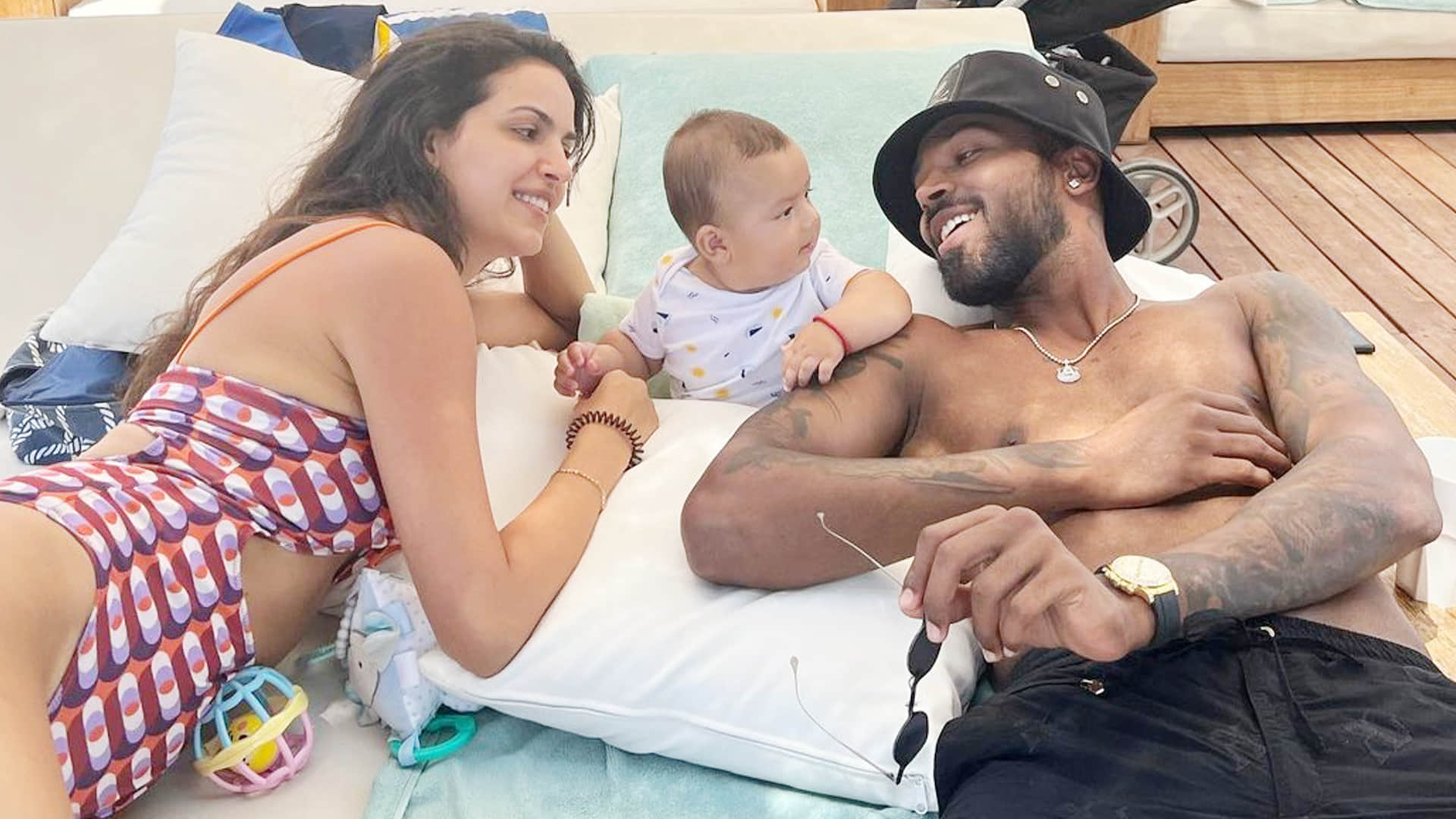 Hardik Pandya returned after vacation in Greece; wife Natasa Stankovic shared photos, see 10 photos