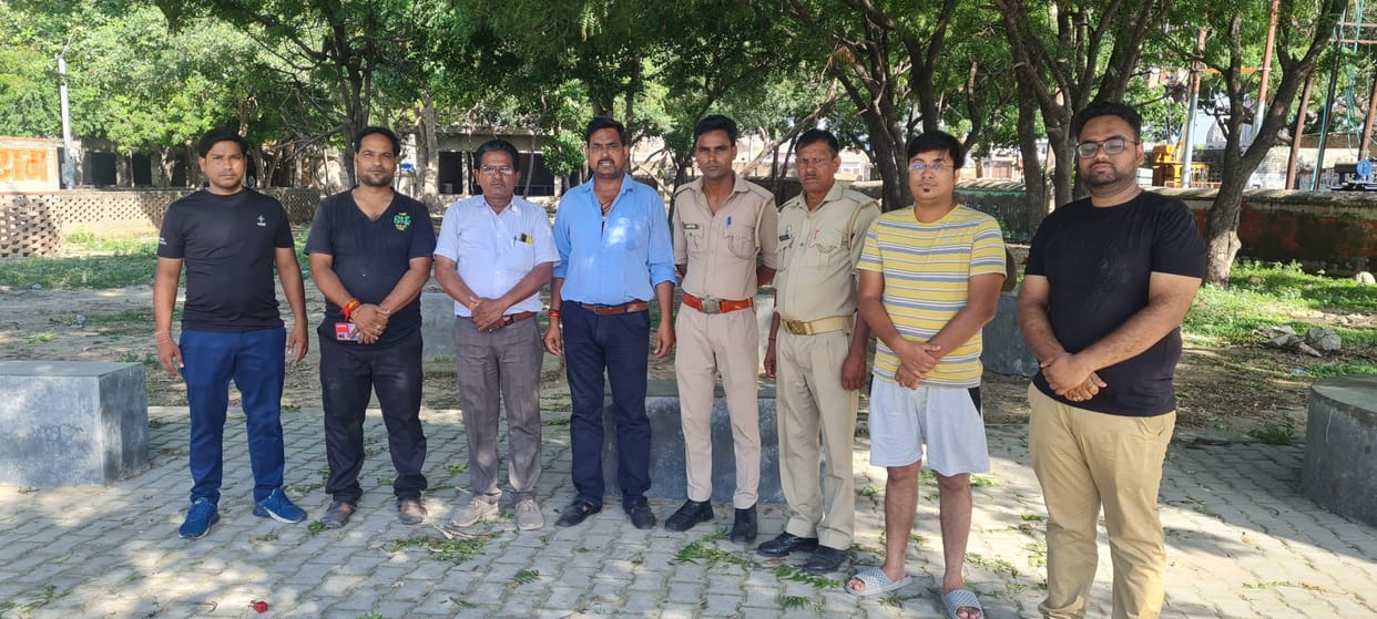 Hathras: Social workers performed the last rites of an unknown youth