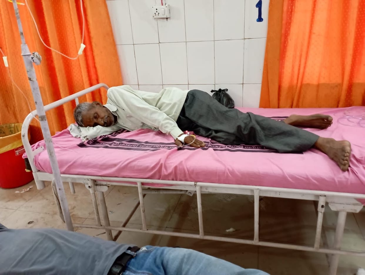 Hathras News Deteriorating condition of wanted in dowry murder bloated hands of policemen
