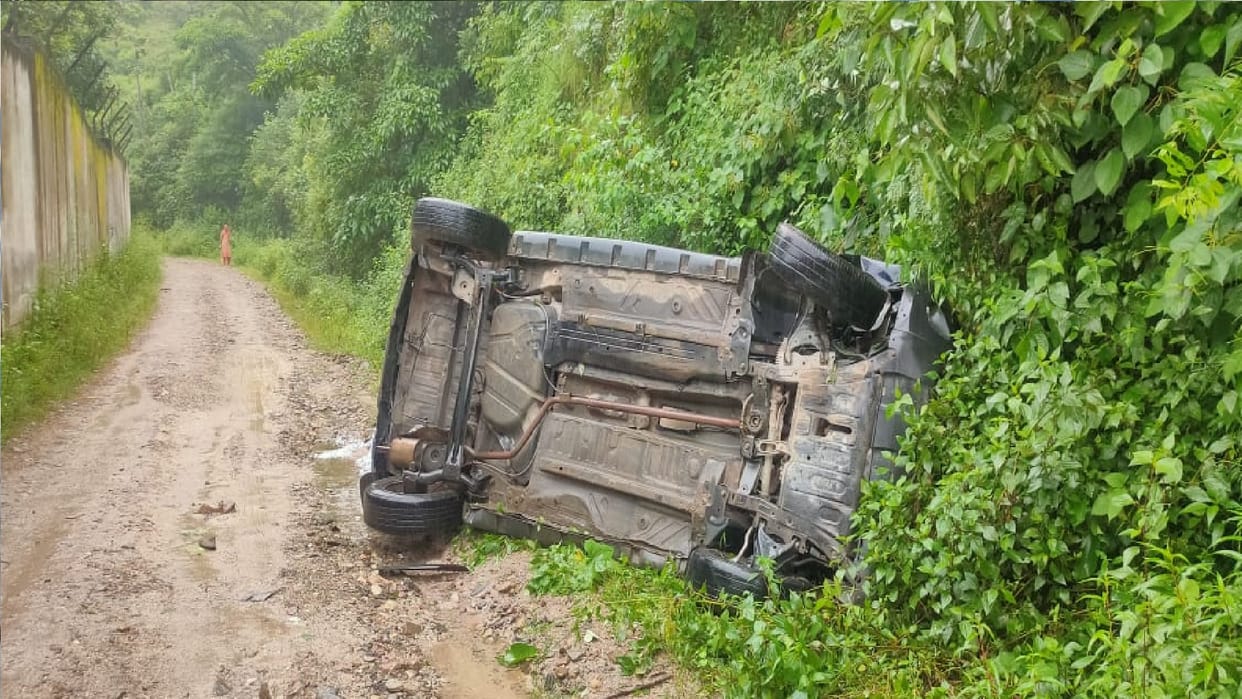Mandi accident MBBS trainees car overturned one died and one student injured