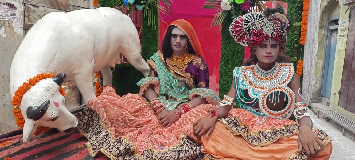 Ramdol procession taken out with a grand doll of Shri Krishna