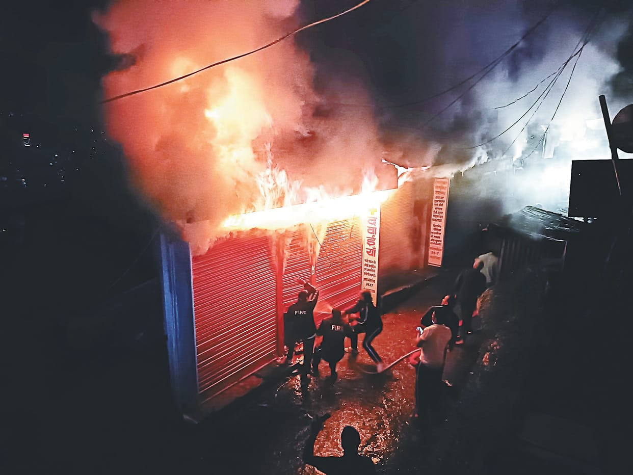 Pithoragarh: Massive fire in pathology lab and medical store