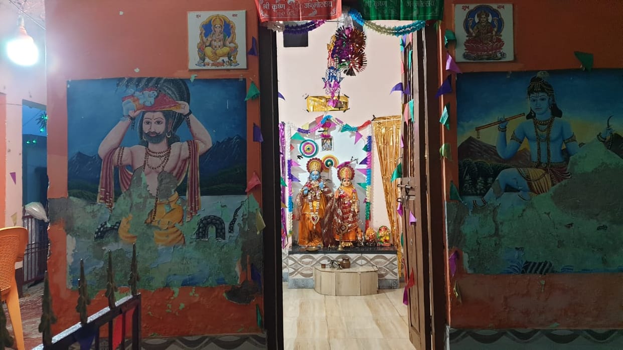 Naughty Nandlal came to the cradle, echoed the cheers