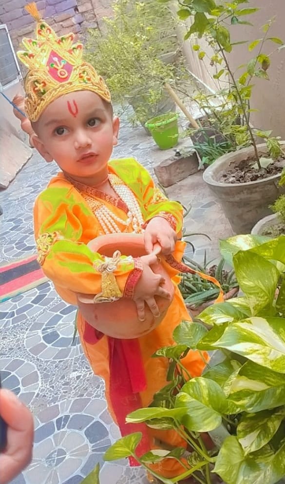 The tableaux of Laddu Gopal captivated the mind