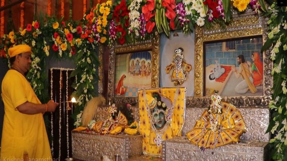 shri krishna janmabhoomi Lord Krishna fighting legal battle in mathura court to get the birthplace