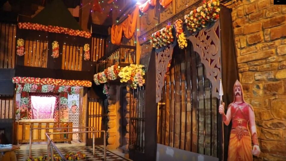 Huge crowd of devotees gathered at Shri Krishna Janmashtami Mathura on Janmashtami
