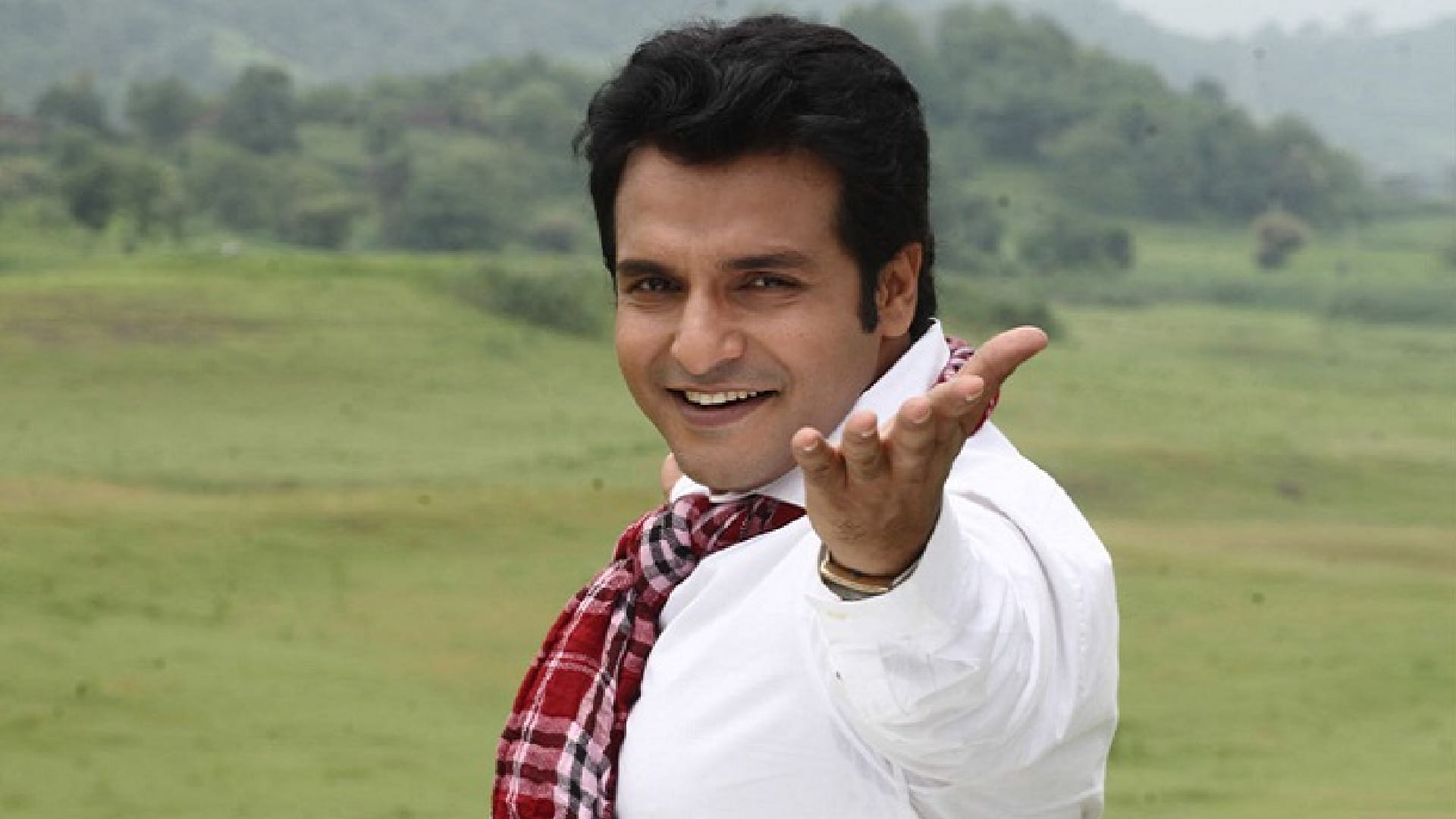 Bhojpuri stars who Worked in Bollywood, some have also done work in South Monalisa Ravi Kishan Manoj Tiwari