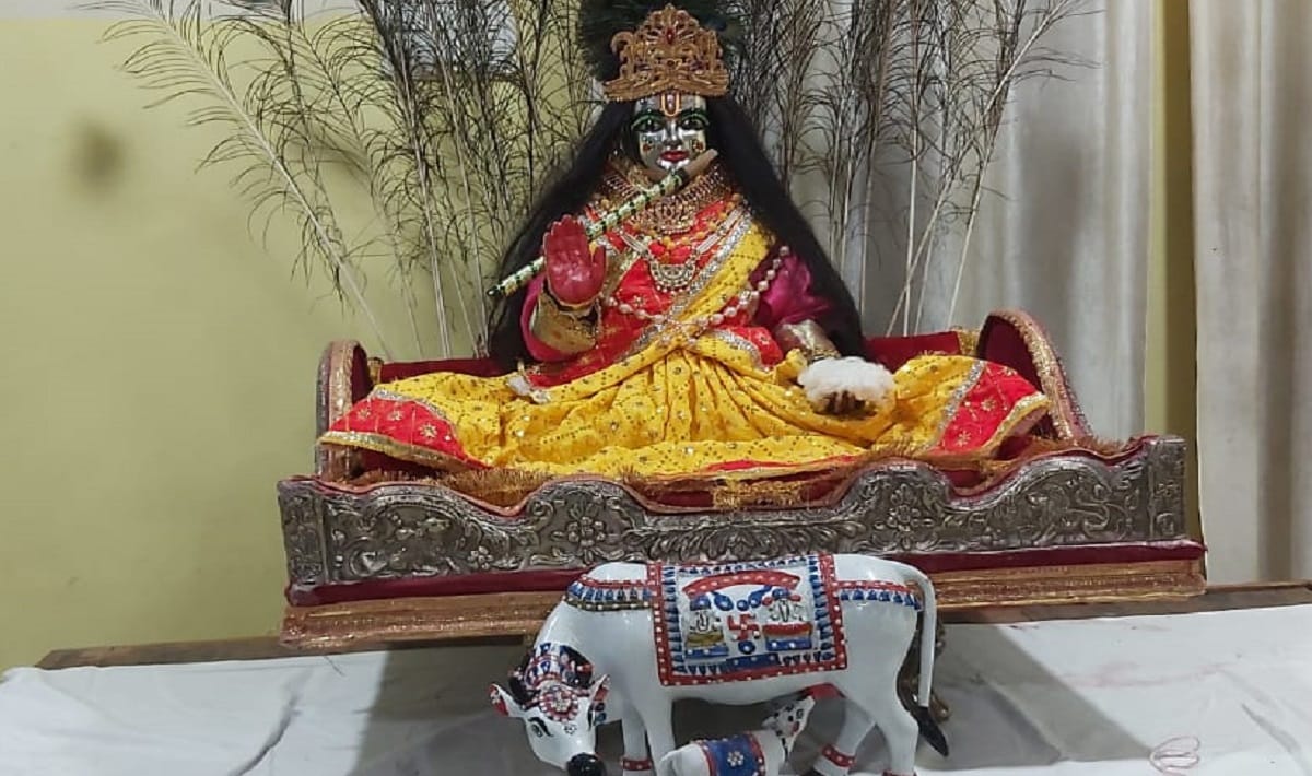 Janmashtami 2022 in varanasi Baba Vishwanath adorned in form of Shri Krishna