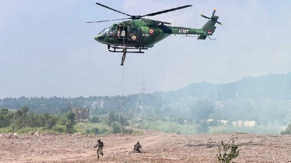 Vietnamese Army conducted exercises with Indian Army For the first time
