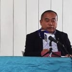 कोहिमा में प्रेस को संबोधित करते महोनलुमो किकॉन और नीबा क्रोनू