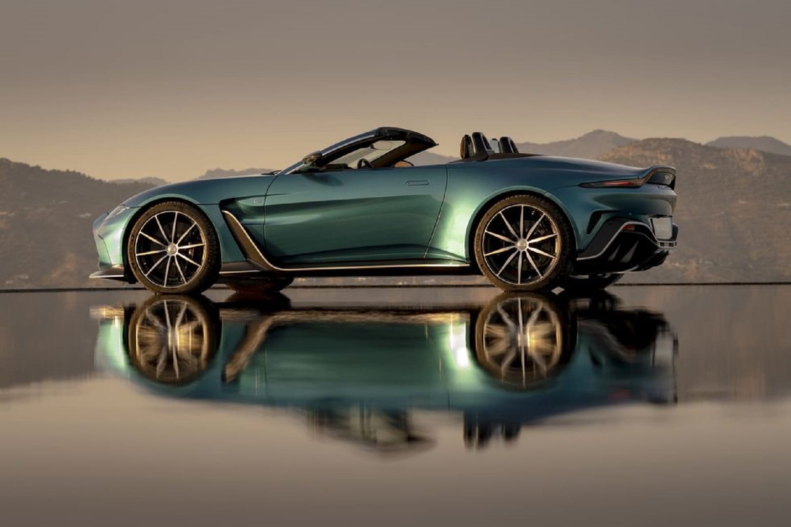 2023 Aston Martin V12 Vantage Roadster Revealed Officially Know Specifications Features News in Hindi